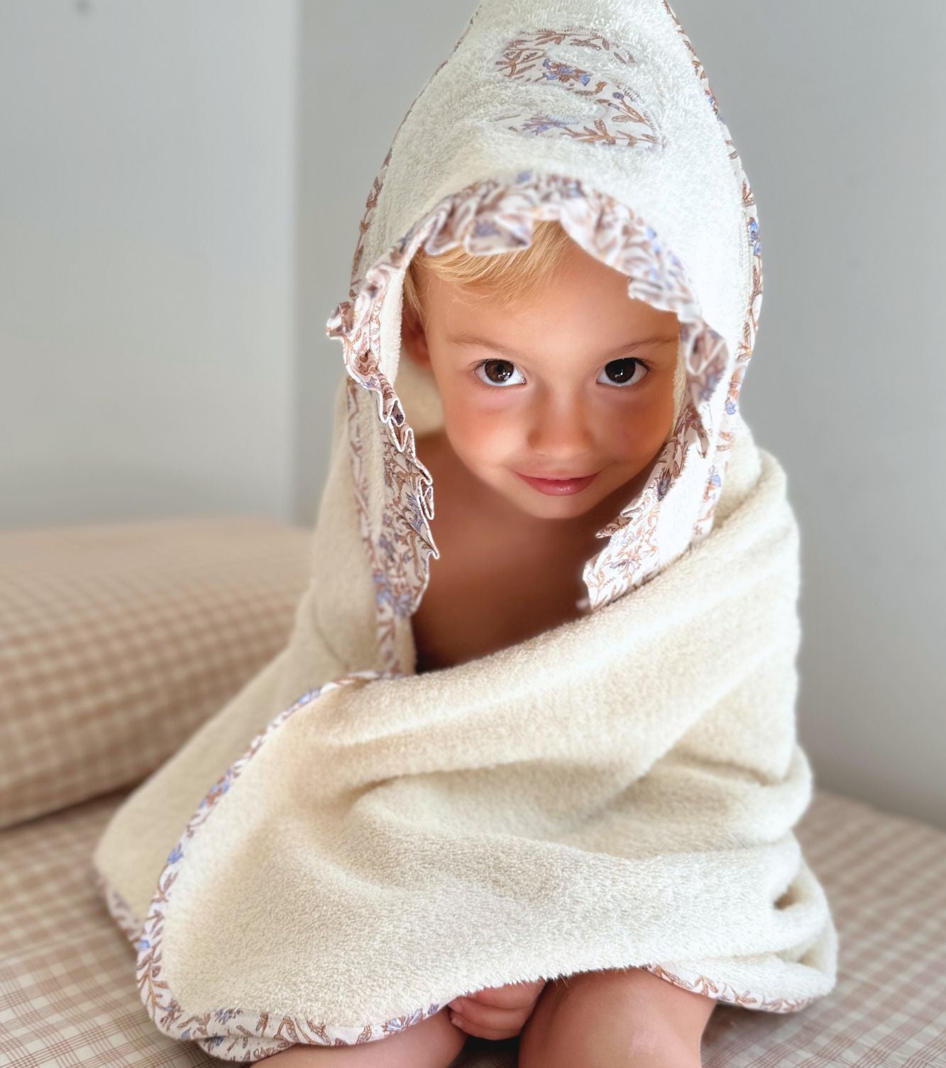 Toalla Capa Personalizada | Santillana | Flores