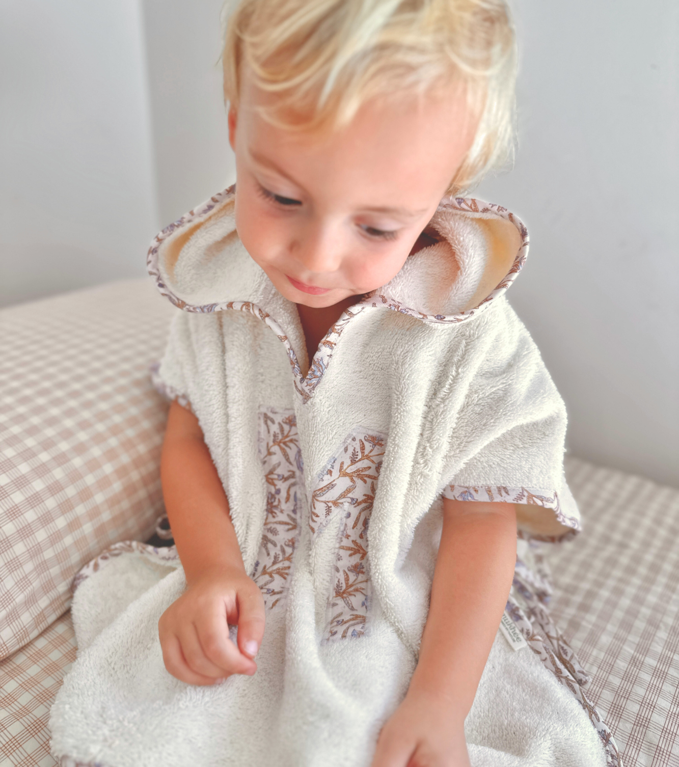 Poncho toalla Personalizado| Raíz | Flores ocre y azul