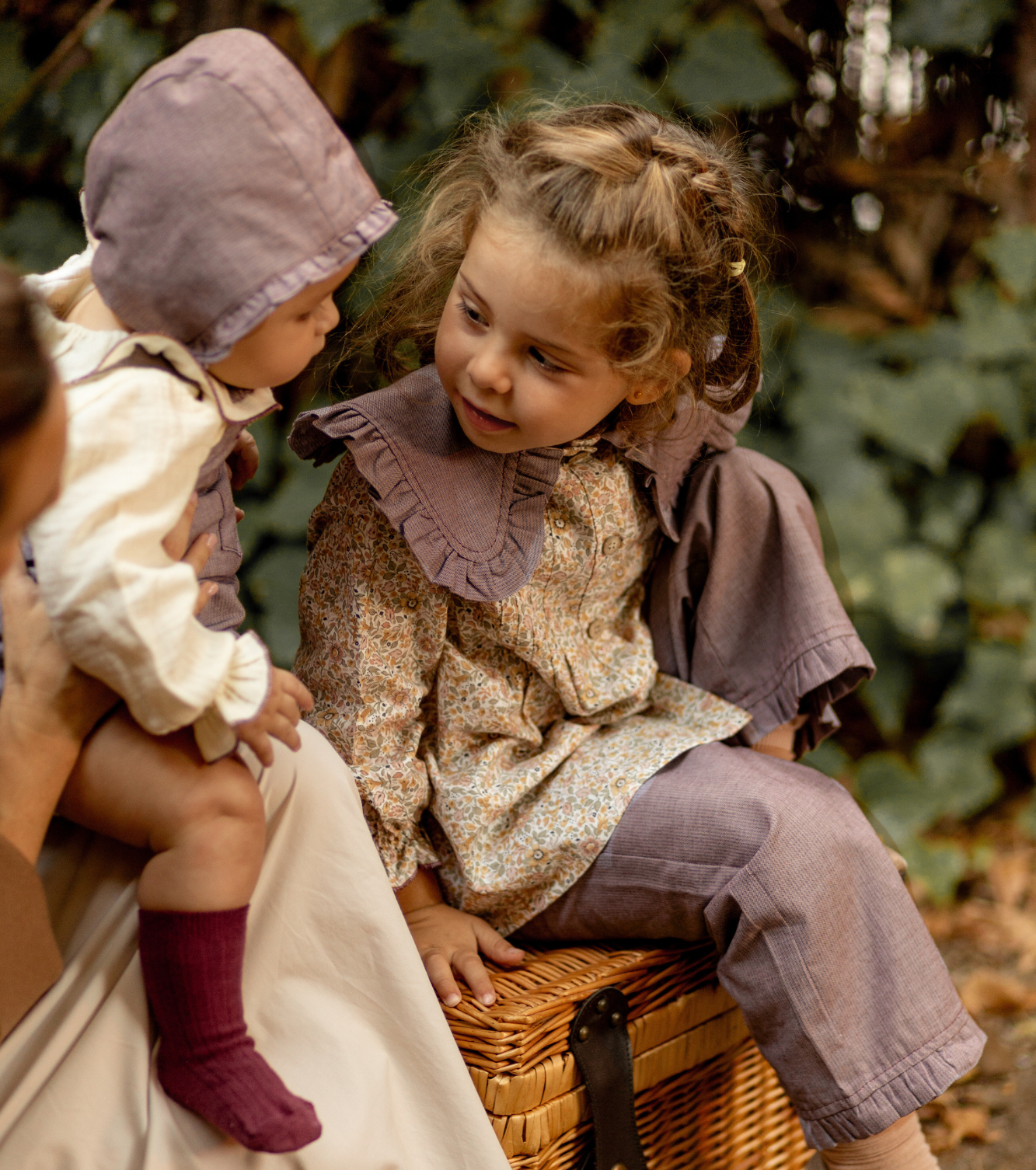 Pantalón volantes | Savia | Flores y Rayas Burdeos