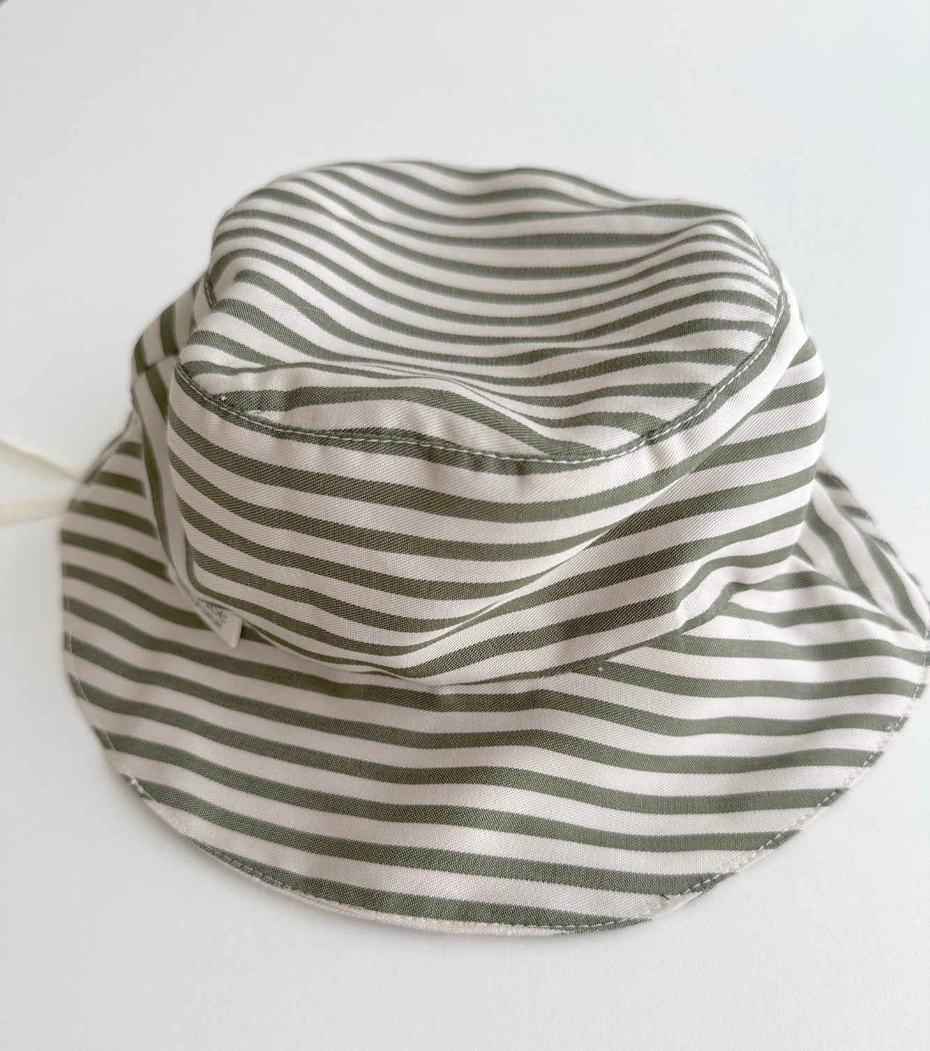 Gorro Bucket rayas | Santillana | Rayas y Flores