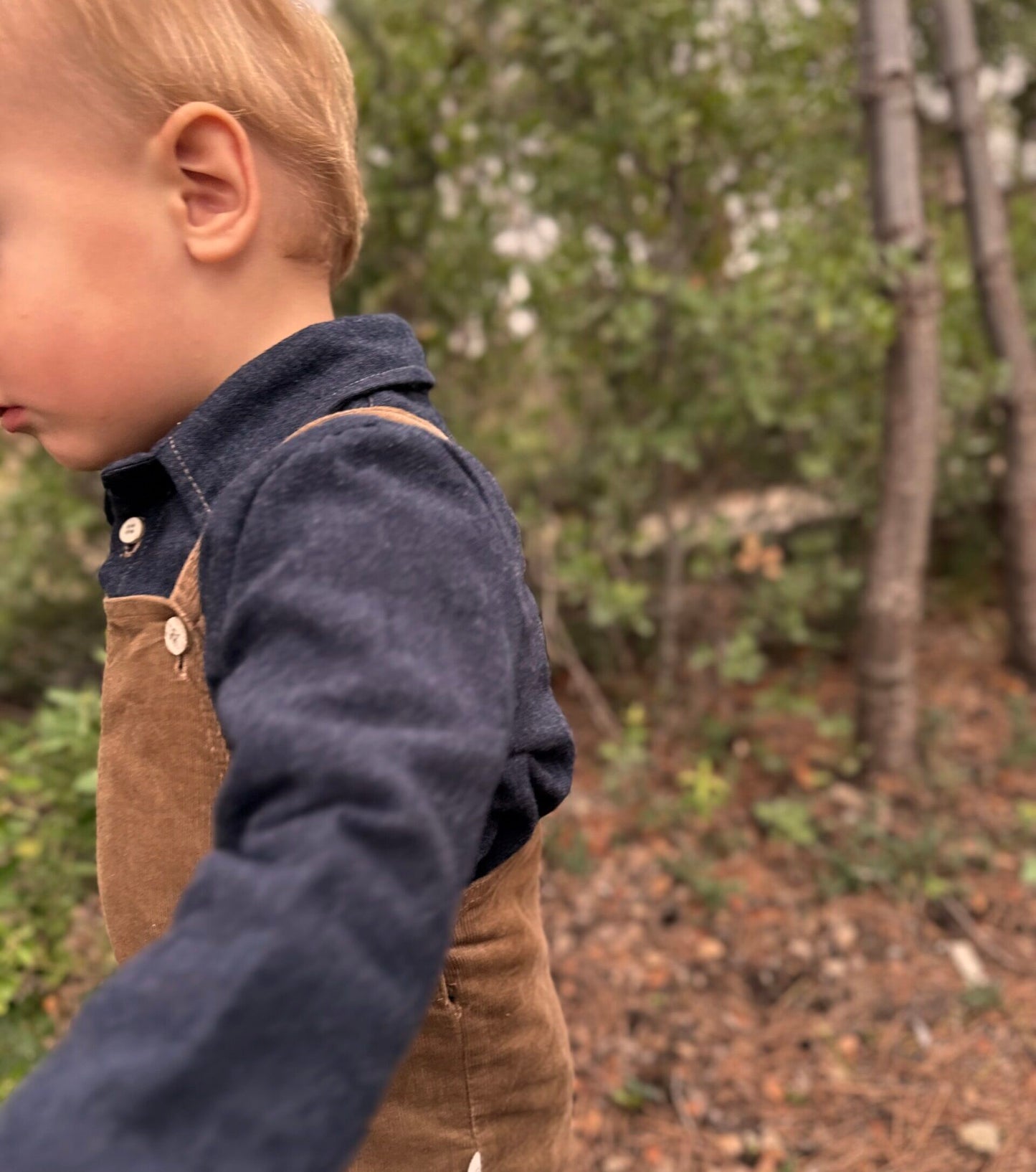 Organic cotton muslin shirt | Blueberries | Navy Ecru