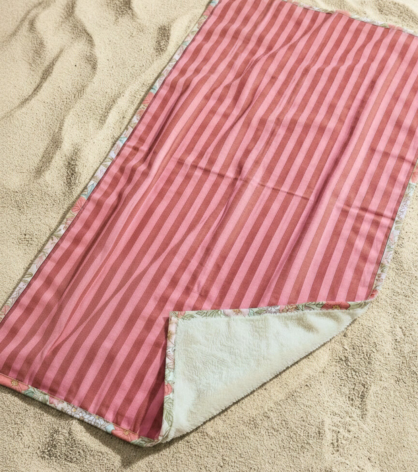 Toalla de Playa Personalizable | Marea | Rayas rosas