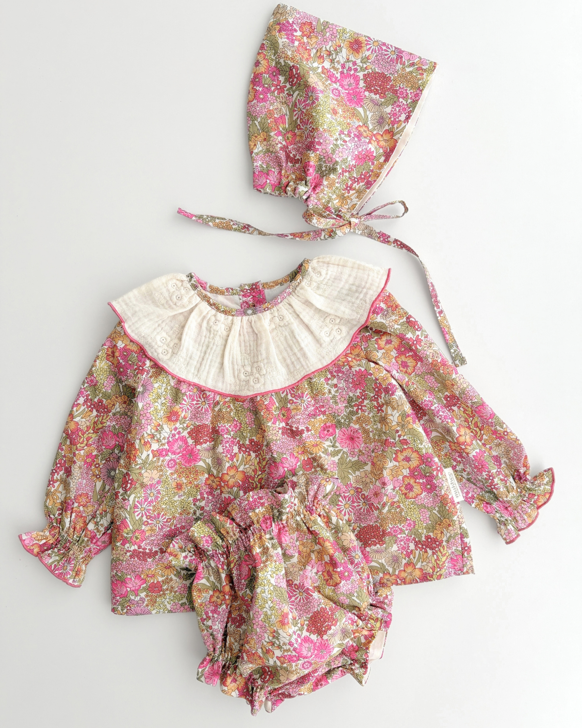 Baby ruffled collar blouse | Hazelnut | Flowers