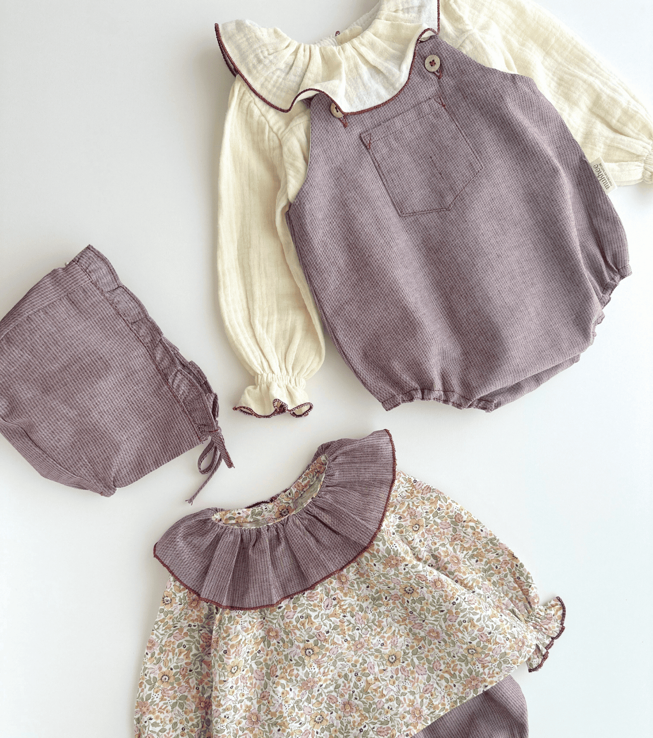 Blusa volantes bebé | Savia | Ecru Burdeos