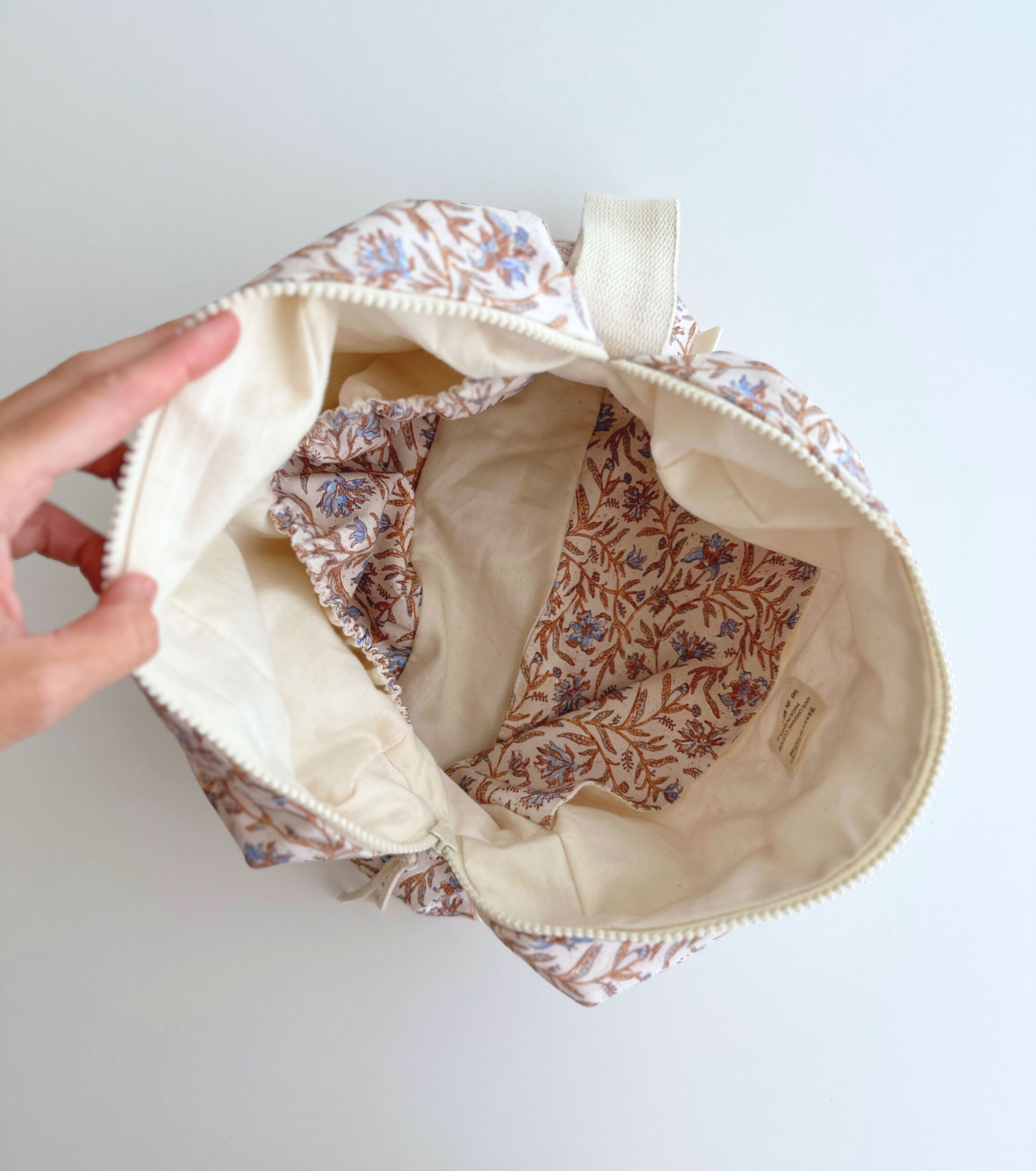 Neceser de algodón orgánico | Raíz | Flores ocre y azul