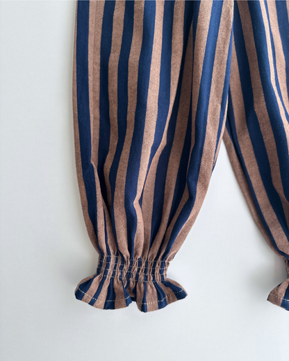 Pantalón bombacho | Castaño | Rayas