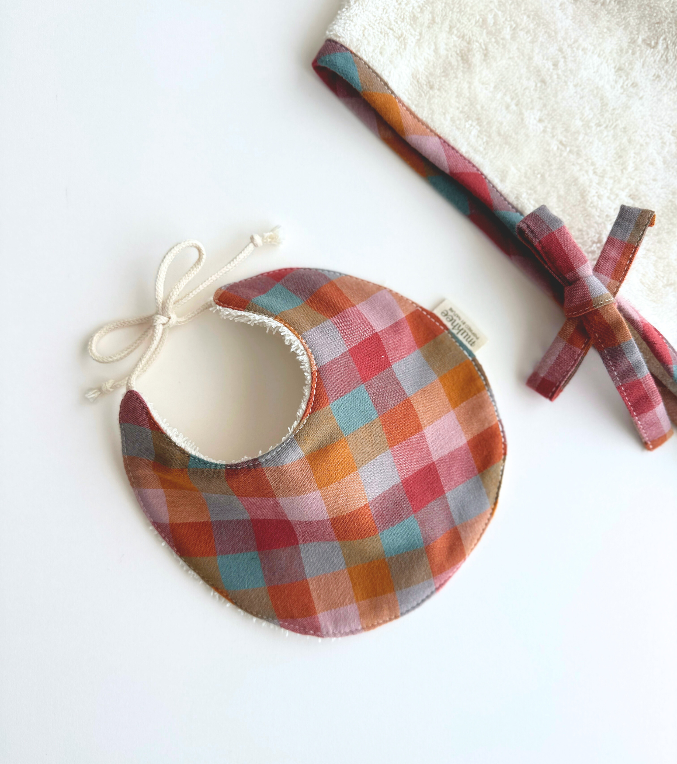 Babero de algodón orgánico redondo | Corteza | Cuadros