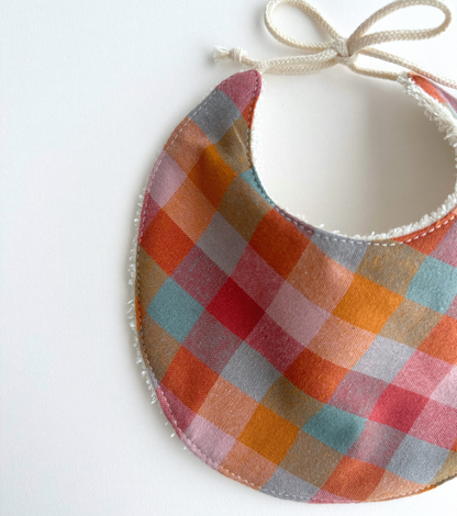 Babero de algodón orgánico redondo | Corteza | Cuadros