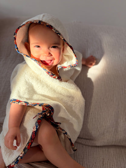 Poncho toalla Personalizado | Castaño | Flores