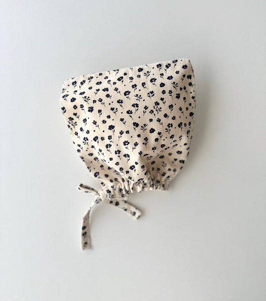 Organic cotton viyella bonnet | Blueberries | Ecru Navy