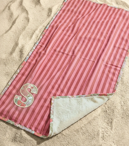 Toalla de Playa Personalizable | Marea | Rayas rosas